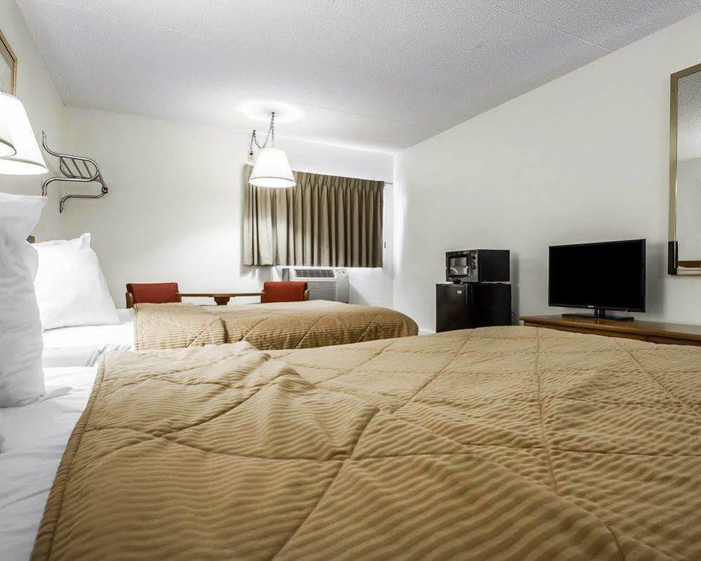 Rodeway Inn Willington North Экстерьер фото