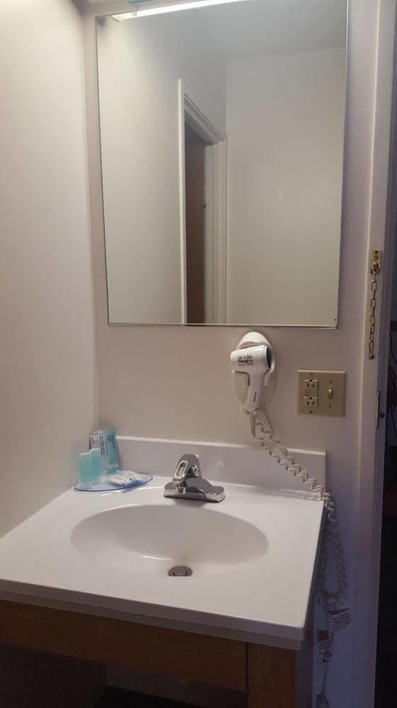 Rodeway Inn Willington North Экстерьер фото